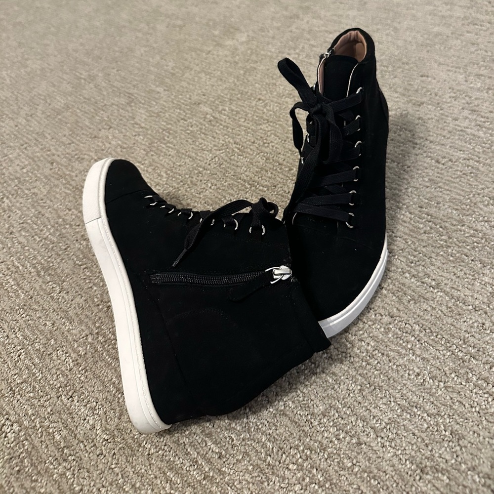 Linea Paola black suede wedge sneakers, size 8